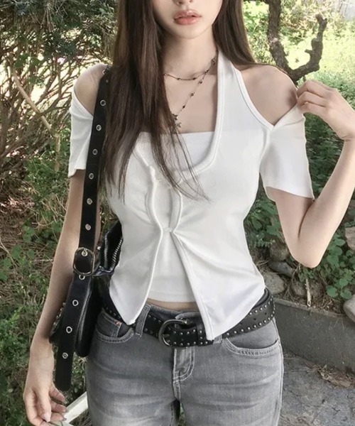 Emilie(エミリー)の「ホルターネック レイヤード風 半袖トップス(Tシャツ/カットソー・レディース・アイボリー/ブラック/チャコールグレー・FREE)」の14枚目の写真