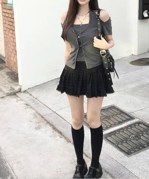 Emilie(エミリー)の「ホルターネック レイヤード風 半袖トップス(Tシャツ/カットソー・レディース・アイボリー/ブラック/チャコールグレー・FREE)」の19枚目の写真
