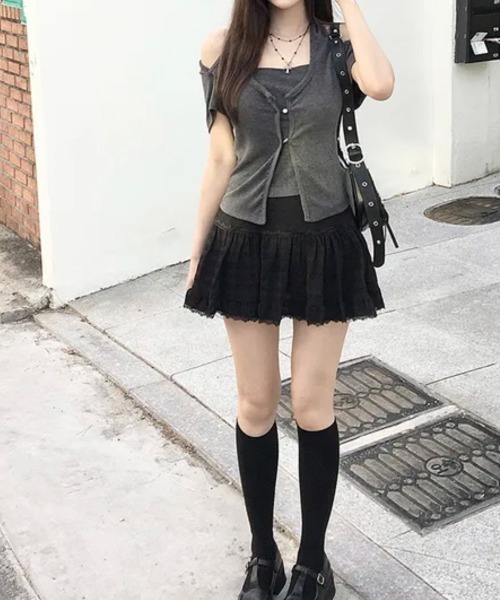 Emilie(エミリー)の「ホルターネック レイヤード風 半袖トップス(Tシャツ/カットソー・レディース・アイボリー/ブラック/チャコールグレー・FREE)」の20枚目の写真