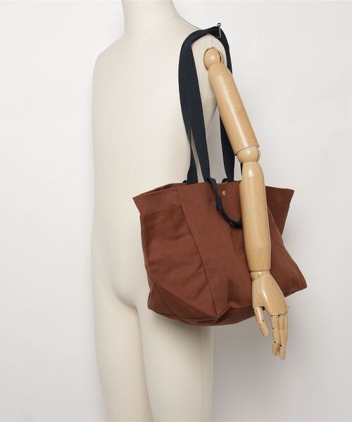 HAY(ヘイ)の「HAY / ヘイ Weekend Bag Organic Small オーガニックコットン 2WAY トートバッグ(トートバッグ・レディース・チョコ/ナチュラル・FREE)」の14枚目の写真