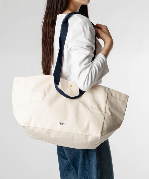 HAY(ヘイ)の「HAY / ヘイ Weekend Bag Organic Small オーガニックコットン 2WAY トートバッグ(トートバッグ・レディース・チョコ/ナチュラル・FREE)」の11枚目の写真