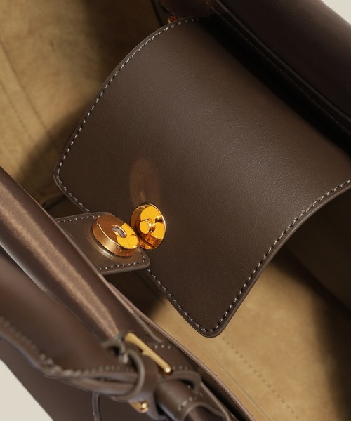 E'POR（エポール）の「【E'POR】BOAT BAG Medium/撥水・軽量・一部WEB限定カラー・26AW新色（ハンドバッグ・レディース・ベージュ/ダークブラウン/ブラック系その他/ブラック・FREE）」の12枚目の写真