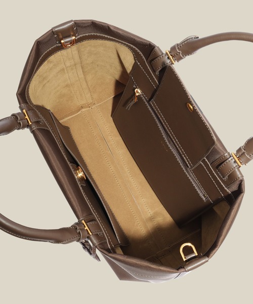 E'POR（エポール）の「【E'POR】BOAT BAG Medium/撥水・軽量・一部WEB限定カラー・26AW新色（ハンドバッグ・レディース・ベージュ/ダークブラウン/ブラック系その他/ブラック・FREE）」の13枚目の写真