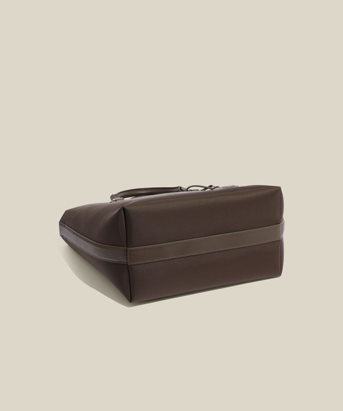E'POR（エポール）の「【E'POR】BOAT BAG Medium/撥水・軽量・一部WEB限定カラー・26AW新色（ハンドバッグ・レディース・ベージュ/ダークブラウン/ブラック系その他/ブラック・FREE）」の14枚目の写真