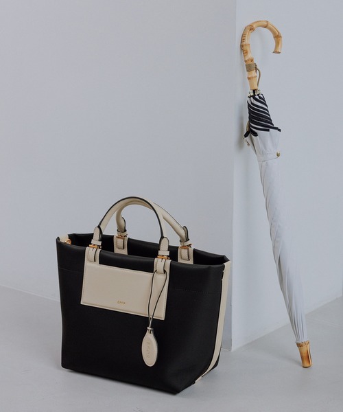 E'POR（エポール）の「【E'POR】BOAT BAG Medium/撥水・軽量・一部WEB限定カラー・26AW新色（ハンドバッグ・レディース・ベージュ/ダークブラウン/ブラック系その他/ブラック・FREE）」の5枚目の写真