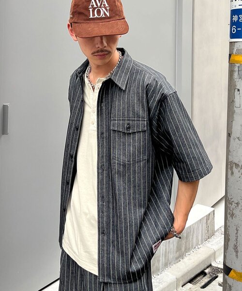 CIAOPANIC(チャオパニック)の「ストライプデニムシャツ(シャツ/ブラウス・メンズ・ブラック/インディゴブルー・LARGE/MEDIUM)」の2枚目の写真