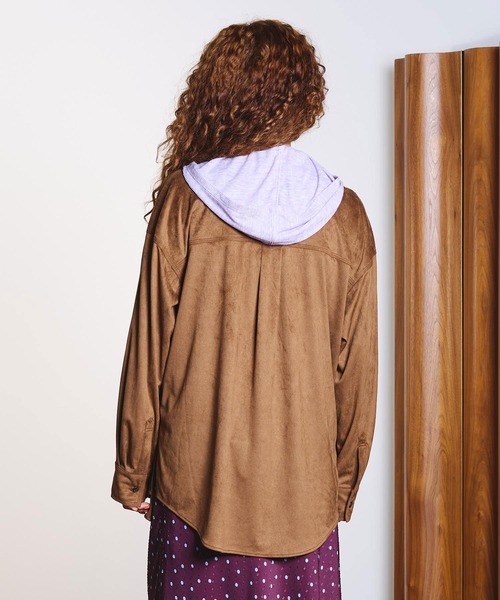 ROSE BUD(ローズバッド)の「FAUX SUEDE SHIRT(シャツ/ブラウス・レディース・パープル/ブラウン/チャコール・ONE SIZE)」の8枚目の写真
