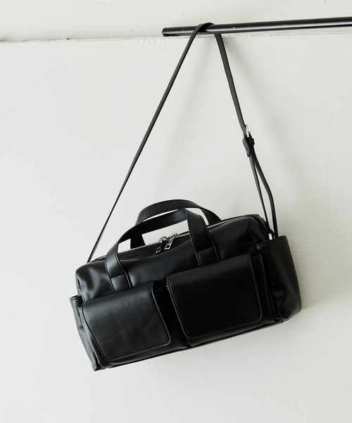 ADAM ET ROPE'(アダムエロペ)の「【WEB限定】アウトフラップポケットショルダーバッグ(ショルダーバッグ・レディース・ブラック/オフホワイト・FREE)」の2枚目の写真