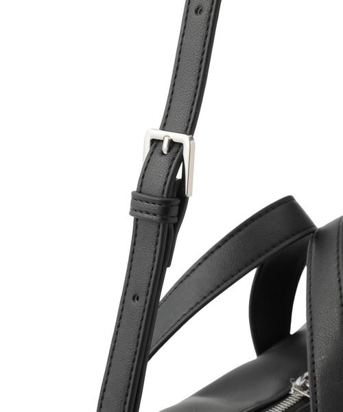 ADAM ET ROPE'(アダムエロペ)の「【WEB限定】アウトフラップポケットショルダーバッグ(ショルダーバッグ・レディース・ブラック/オフホワイト・FREE)」の17枚目の写真