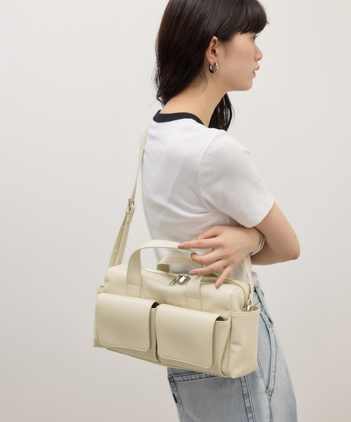 ADAM ET ROPE'(アダムエロペ)の「【WEB限定】アウトフラップポケットショルダーバッグ(ショルダーバッグ・レディース・ブラック/オフホワイト・FREE)」の4枚目の写真