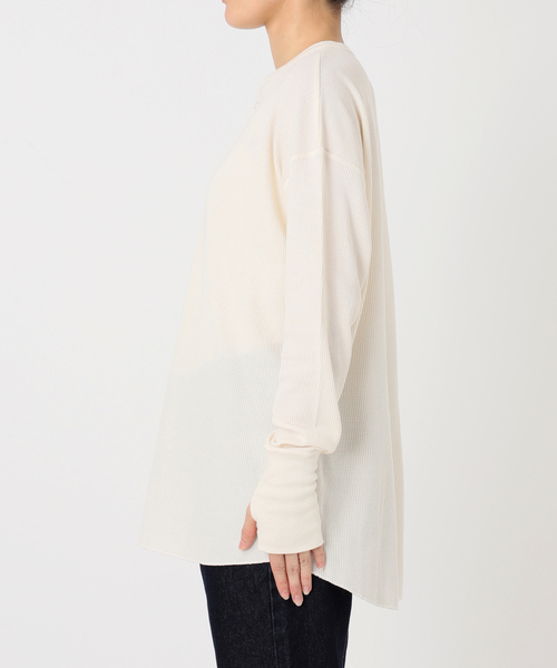 HANES(ヘインズ)の「HANES/ヘインズ SLOBE別注 ヘンリーネックワッフル ロンTEE(Tシャツ/カットソー・レディース・レッド/チャコールグレー/アイボリー・FREE)」の12枚目の写真