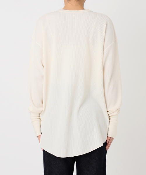 HANES(ヘインズ)の「HANES/ヘインズ SLOBE別注 ヘンリーネックワッフル ロンTEE(Tシャツ/カットソー・レディース・レッド/チャコールグレー/アイボリー・FREE)」の14枚目の写真