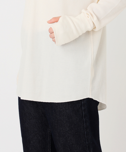HANES(ヘインズ)の「HANES/ヘインズ SLOBE別注 ヘンリーネックワッフル ロンTEE(Tシャツ/カットソー・レディース・レッド/チャコールグレー/アイボリー・FREE)」の16枚目の写真