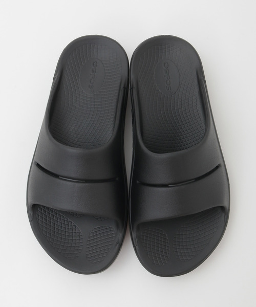 MEN'S MELROSE(メンズメルローズ)の「【OOFOS/ウーフォス】Ooahh / ウーアー / リカバリーサンダル(サンダル・メンズ・ブラック・3/2/4)」の2枚目の写真
