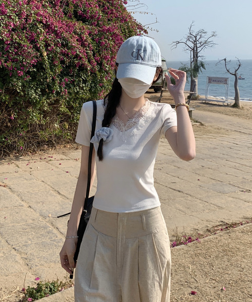 2ly2(トゥーリートゥー)の「レースVネック リブ 半袖カットソー(Tシャツ/カットソー・レディース・ブルー/ブラック/ホワイト/グレー・FREE)」の12枚目の写真