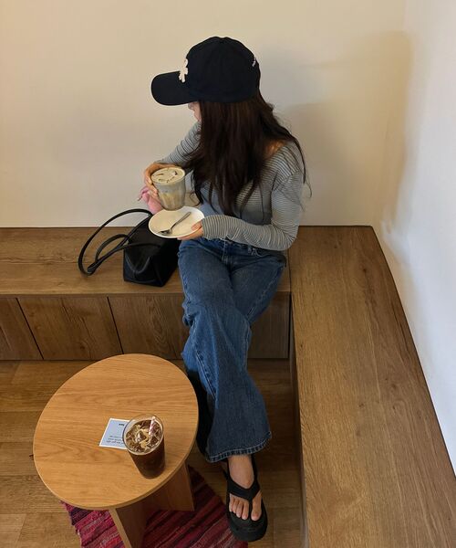 MUSINSA STANDARD WOMAN（ムシンサスタンダードウーマン）の「ウィメンズエッセンシャルルーズストレートデニムパンツ[ミディアムインディゴ]（デニムパンツ・レディース・その他・24/25/26/27/28/29/30/23/32）」の9枚目の写真