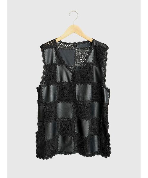 FIKA.（フィーカ）の「Patchwork design crochet gilet（ベスト・レディース・オフホワイト/ブラウン/ブラック・MEDIUM）」の6枚目の写真