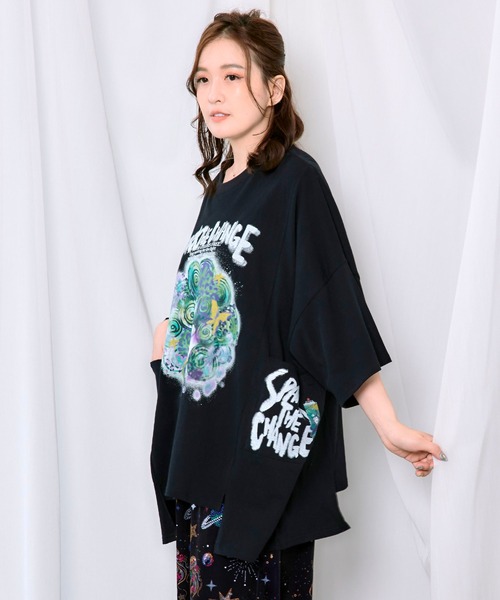 ScoLar(スカラー)の「163631:スプレーアート風スカラーちゃんプルオーバー(Tシャツ/カットソー・レディース・ブラック/グレー/ネイビー・M)」の6枚目の写真