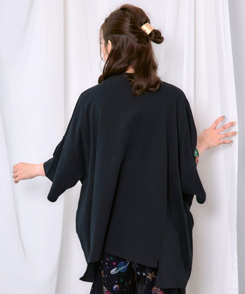 ScoLar(スカラー)の「163631:スプレーアート風スカラーちゃんプルオーバー(Tシャツ/カットソー・レディース・ブラック/グレー/ネイビー・M)」の8枚目の写真