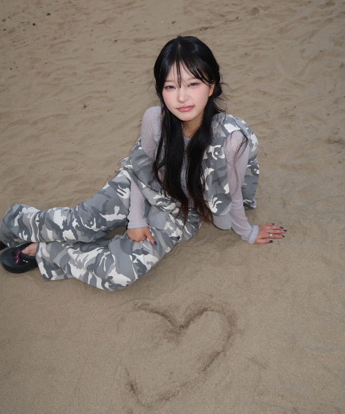 TANSANMAGNESIUM(タンサン マグネシウム)の「スタッドスウェットパンツ(カモアイボリー)(スウェットパンツ・レディース・その他・FREE)」の3枚目の写真