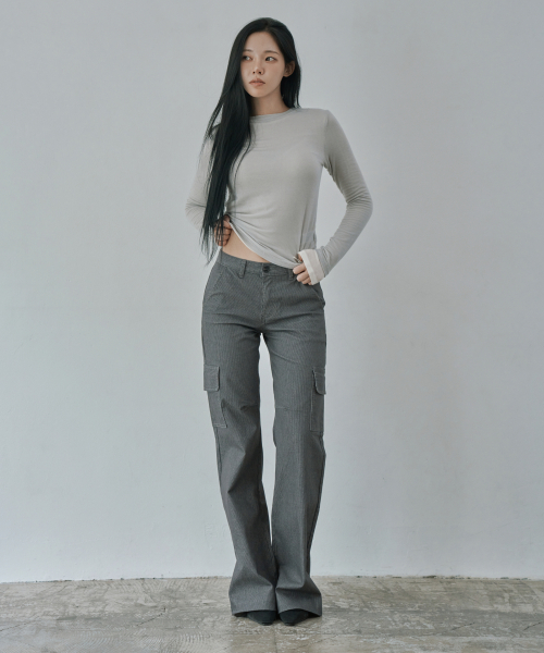 WAARFORWOMAN（ワール・フォー・ウーマン）の「W1163 ストライプブーツカットパンツ_グレー（その他パンツ・レディース・その他・MEDIUM/LARGE/SMALL）」の2枚目の写真
