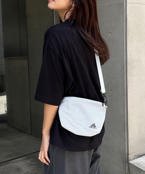 GREGORY(グレゴリー)の「【GREGORY】グレゴリー NANO CROSSBODY POUCH ナノクロスボディポーチ(エコバッグ/サブバッグ・レディース・ブラック/オフホワイト・FREE)」の1枚目の写真