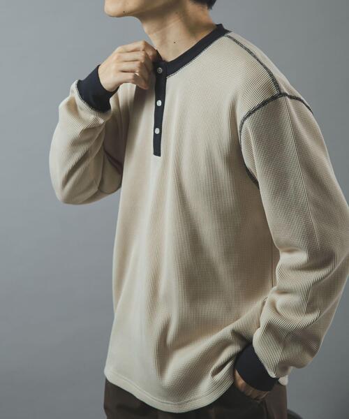 ITEMS URBANRESEARCH(アイテムズ アーバンリサーチ)の「配色ワッフルヘンリーネックカットソー(Tシャツ/カットソー・メンズ・モカ/チャコールグレー/ブラック/アイボリー・LARGE/MEDIUM)」の2枚目の写真