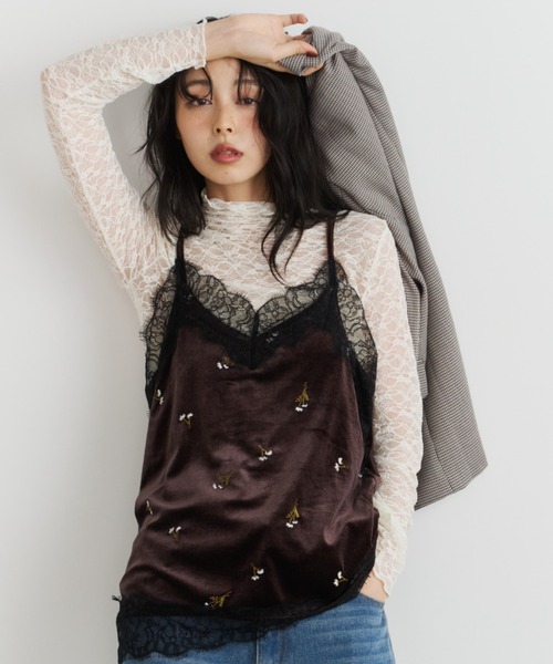 Unitage(ユニテージ)の「ベロア刺繍キャミソール(キャミソール・レディース・ブラウン/ブラック・FREE)」の2枚目の写真