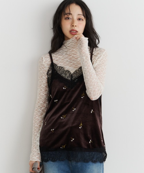 Unitage(ユニテージ)の「ベロア刺繍キャミソール(キャミソール・レディース・ブラウン/ブラック・FREE)」の4枚目の写真