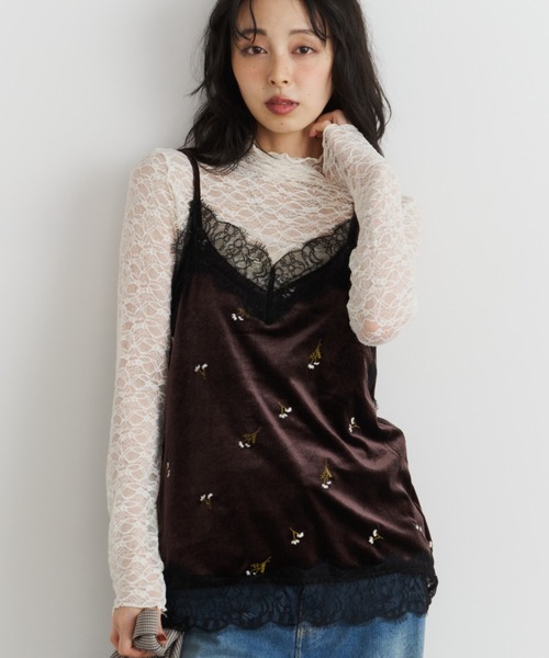 Unitage(ユニテージ)の「ベロア刺繍キャミソール(キャミソール・レディース・ブラウン/ブラック・FREE)」の3枚目の写真