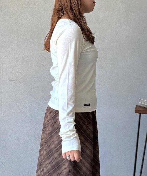 CPCM(シーピーシーエム)の「テンセル混クルーロンT(Tシャツ/カットソー・レディース・グレー/ブラック/ホワイト/グリーン系/レッド・FREE)」の6枚目の写真