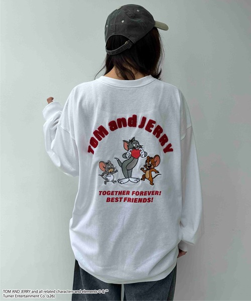 AS KNOW AS plus(アズノゥアズプラス)の「☆アクリルキーホルダー付き トムとジェリー 刺繍ロンT 【TOM and JERRY/トムとジェリー】(Tシャツ/カットソー・レディース・スミクロ/オフホワイト/オートミール/ダークグリーン・FREE)」の8枚目の写真