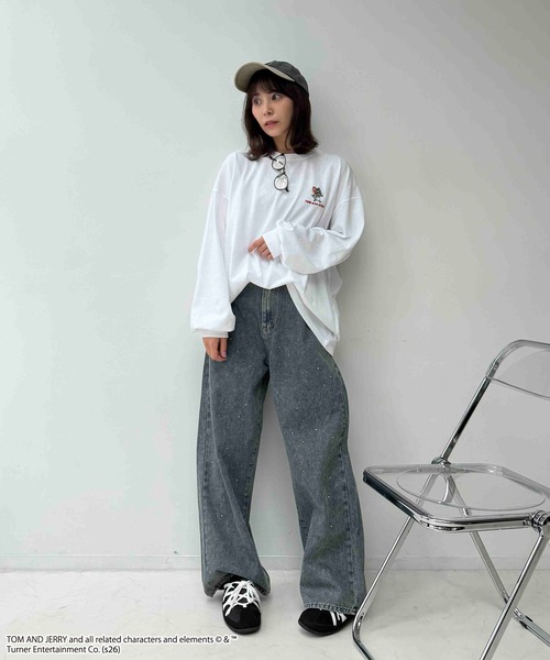 AS KNOW AS plus(アズノゥアズプラス)の「☆アクリルキーホルダー付き トムとジェリー 刺繍ロンT 【TOM and JERRY/トムとジェリー】(Tシャツ/カットソー・レディース・スミクロ/オフホワイト/オートミール/ダークグリーン・FREE)」の10枚目の写真