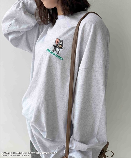 AS KNOW AS plus(アズノゥアズプラス)の「☆アクリルキーホルダー付き トムとジェリー 刺繍ロンT 【TOM and JERRY/トムとジェリー】(Tシャツ/カットソー・レディース・スミクロ/オフホワイト/オートミール/ダークグリーン・FREE)」の15枚目の写真