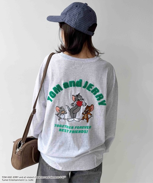 AS KNOW AS plus(アズノゥアズプラス)の「☆アクリルキーホルダー付き トムとジェリー 刺繍ロンT 【TOM and JERRY/トムとジェリー】(Tシャツ/カットソー・レディース・スミクロ/オフホワイト/オートミール/ダークグリーン・FREE)」の17枚目の写真