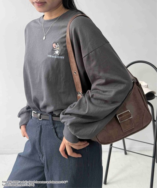 AS KNOW AS plus(アズノゥアズプラス)の「☆アクリルキーホルダー付き トムとジェリー 刺繍ロンT 【TOM and JERRY/トムとジェリー】(Tシャツ/カットソー・レディース・スミクロ/オフホワイト/オートミール/ダークグリーン・FREE)」の21枚目の写真