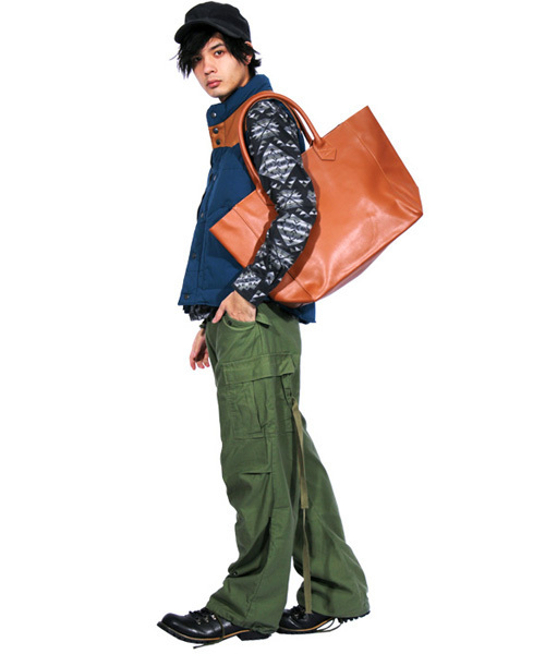 ８(eight)（エイト）の「レザー トートバッグ シンプル 本革（トートバッグ・メンズ・ブルー/ブラウン/キャメル/ブラック/ネイビー・FREE）」の14枚目の写真