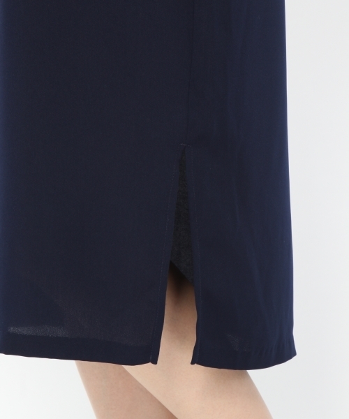 LAKOLE(ラコレ)の「PEサテンキャミソールワンピース / LAKOLE(ワンピース・レディース・ネイビー/ダークブラウン/オリーブ・MEDIUM/SMALL/LARGE)」の4枚目の写真