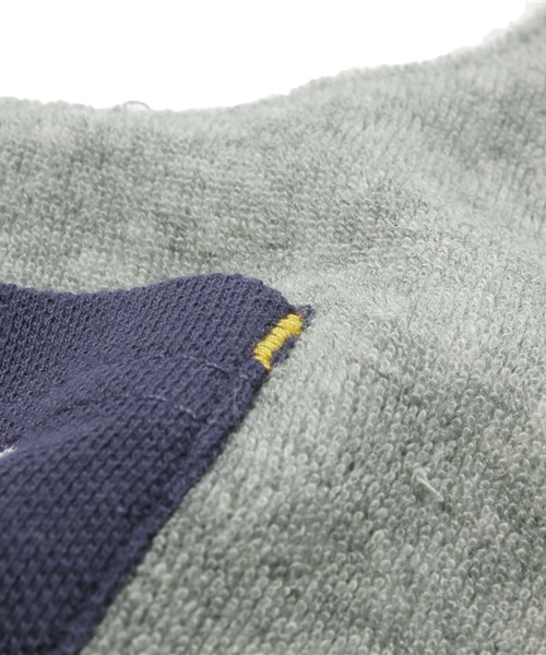 green label relaxing（グリーンレーベルリラクシング）の「EX PONY GO ROUND カノコアンカービブ（スタイ/よだれかけ・キッズ・ライラック/ネイビー・フリー）」の5枚目の写真