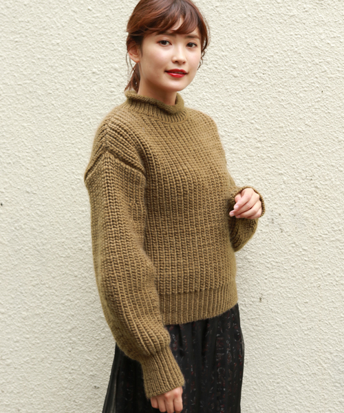 apres jour（アプレジュール）の「ハイネックロールニット【ZOZOTOWN限定アイテム】（ニット/セーター・レディース・ブラック/レッド/クリーム/キャメル・フリー）」の3枚目の写真