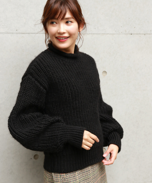 apres jour（アプレジュール）の「ハイネックロールニット【ZOZOTOWN限定アイテム】（ニット/セーター・レディース・ブラック/レッド/クリーム/キャメル・フリー）」の2枚目の写真