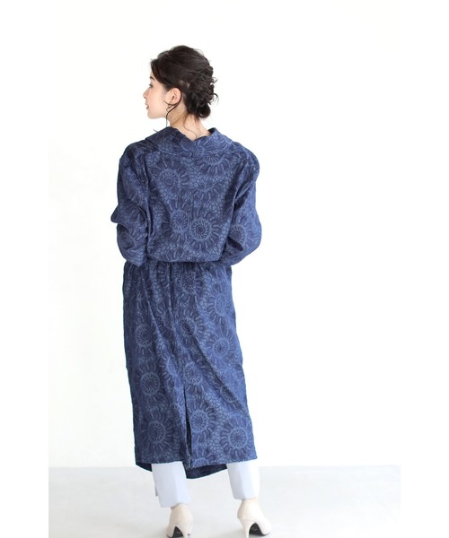 A/P⭐︎サンプリスワンピース⭐︎修道女☆彡紺色・日本製 セール】（紺）浮かぶ花刺繍のガウン風デザインロングワンピース