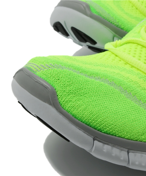 NIKE(ナイキ)の「ナイキ フリー フライニット ネオンカラー NIKE FREE FLYKNIT+(スニーカー・メンズ・イエロー/ブラック/パープル・28cm/27.5cm/26.5cm/27cm/28.5cm/26cm)」の7枚目の写真