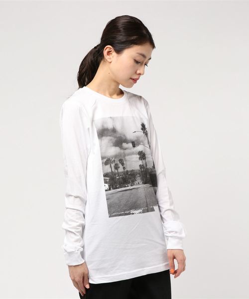 Khaju(カージュ)の「STAR&STRIPE:フォトロングスリーブTEE(Tシャツ/カットソー・レディース・ホワイト/ライトホワイト/ストーン/ホワイト系その他・ONE SIZE)」の8枚目の写真