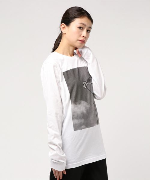 Khaju(カージュ)の「STAR&STRIPE:フォトロングスリーブTEE(Tシャツ/カットソー・レディース・ホワイト/ライトホワイト/ストーン/ホワイト系その他・ONE SIZE)」の9枚目の写真