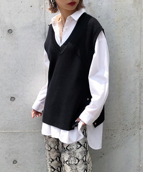 PAGEBOY（ページボーイ）の「サイドスナップベスト（ベスト・レディース・ブラック/ダークブラウン/オフホワイト・FREE）」の2枚目の写真