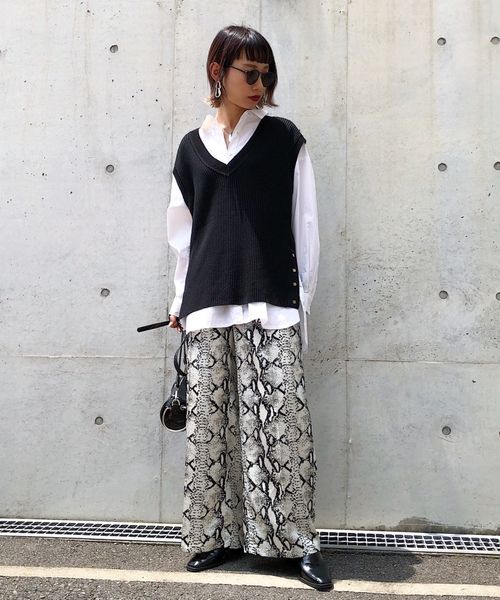 PAGEBOY（ページボーイ）の「サイドスナップベスト（ベスト・レディース・ブラック/ダークブラウン/オフホワイト・FREE）」の8枚目の写真