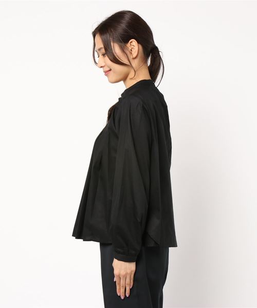 Kelen（ケレン）の「「KELEN / ケレン」スタンドカラータックブラウス"Stella"（シャツ/ブラウス・レディース・ブラック/ベージュ/オフホワイト・S/M）」の4枚目の写真