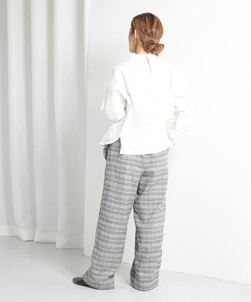 Kelen（ケレン）の「「KELEN / ケレン」スタンドカラータックブラウス"Stella"（シャツ/ブラウス・レディース・ブラック/ベージュ/オフホワイト・S/M）」の9枚目の写真