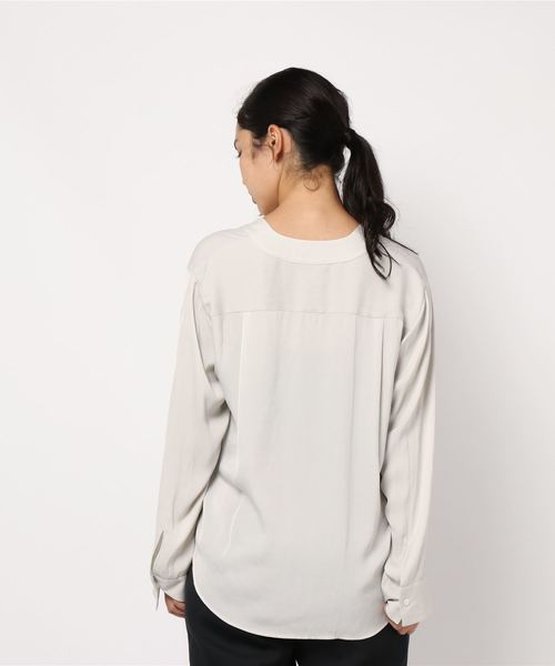 journal standard L'essage（ジャーナルスタンダードレサージュ）の「MEMORIAサテンスキッパーブラウス（シャツ/ブラウス・レディース・ブラック/アイボリー・FREE）」の4枚目の写真